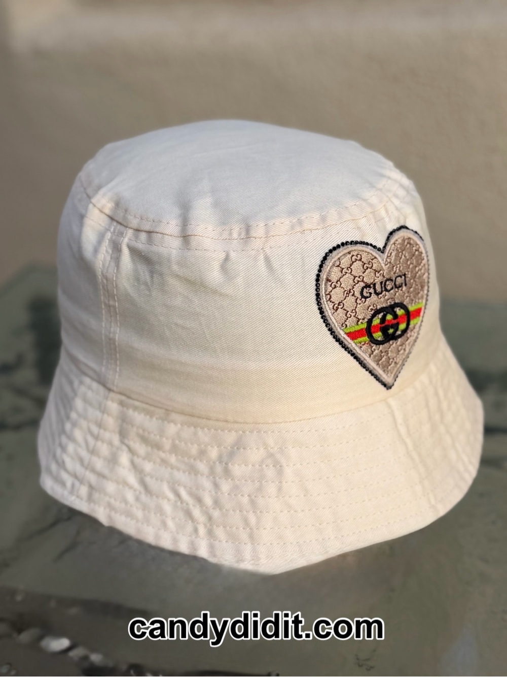 NWT Handmade Gucci Cream Bucket Hat with Heart Logo Patch - Picture 7 of 14
